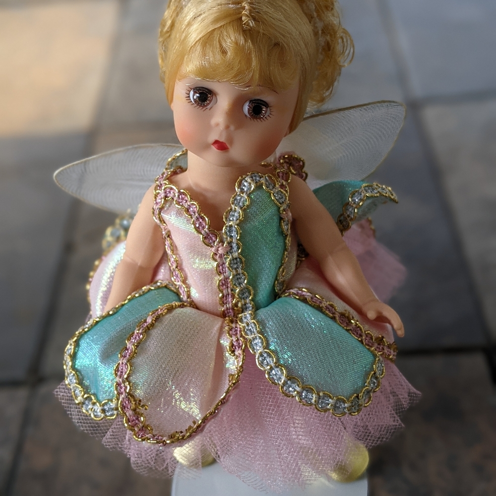Madame Alexander "Tinkerbell" Doll and Stand - Picture 3 of 7